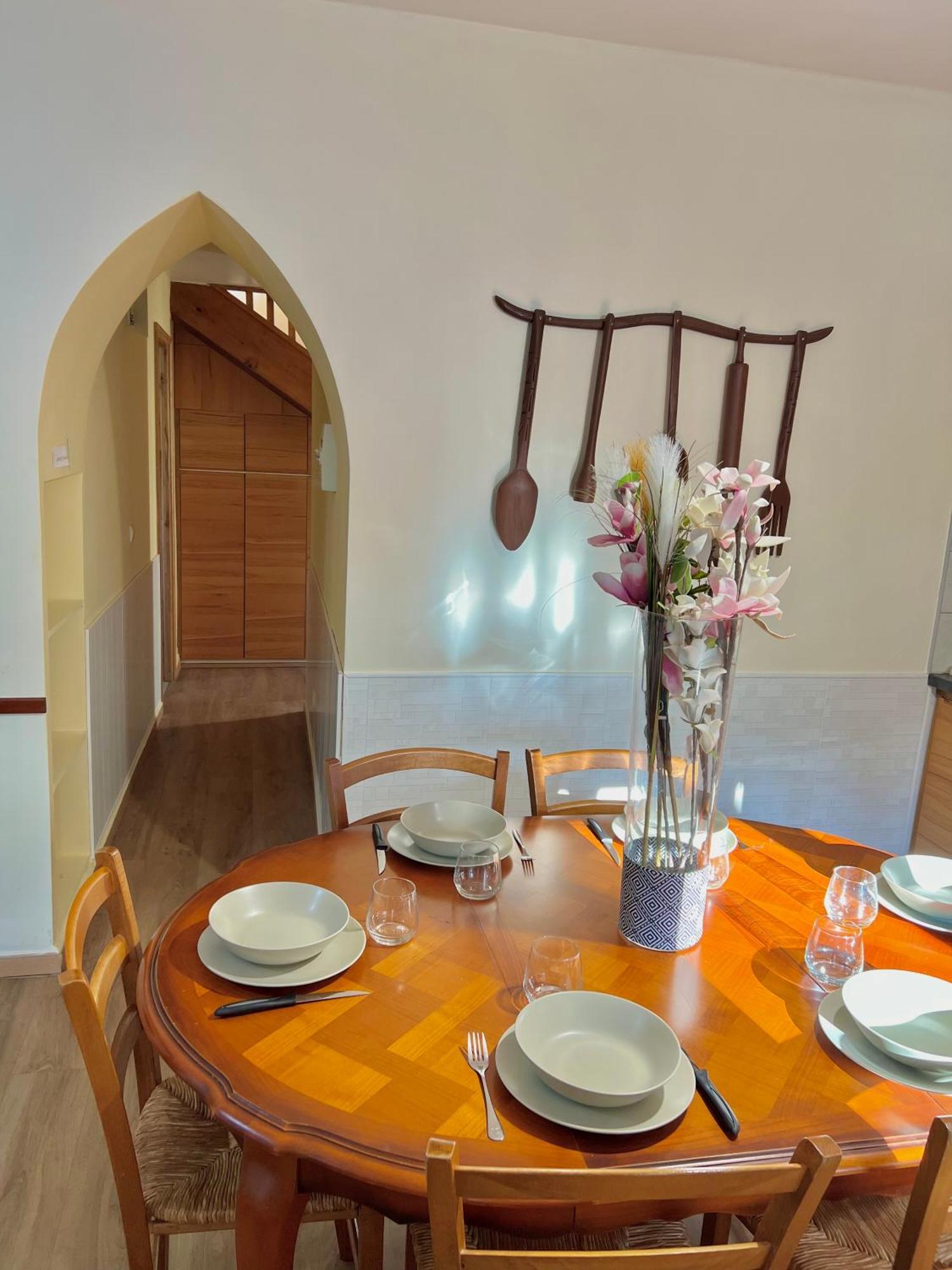 הוילה Gouvernes Joumana Tourisme מראה חיצוני תמונה