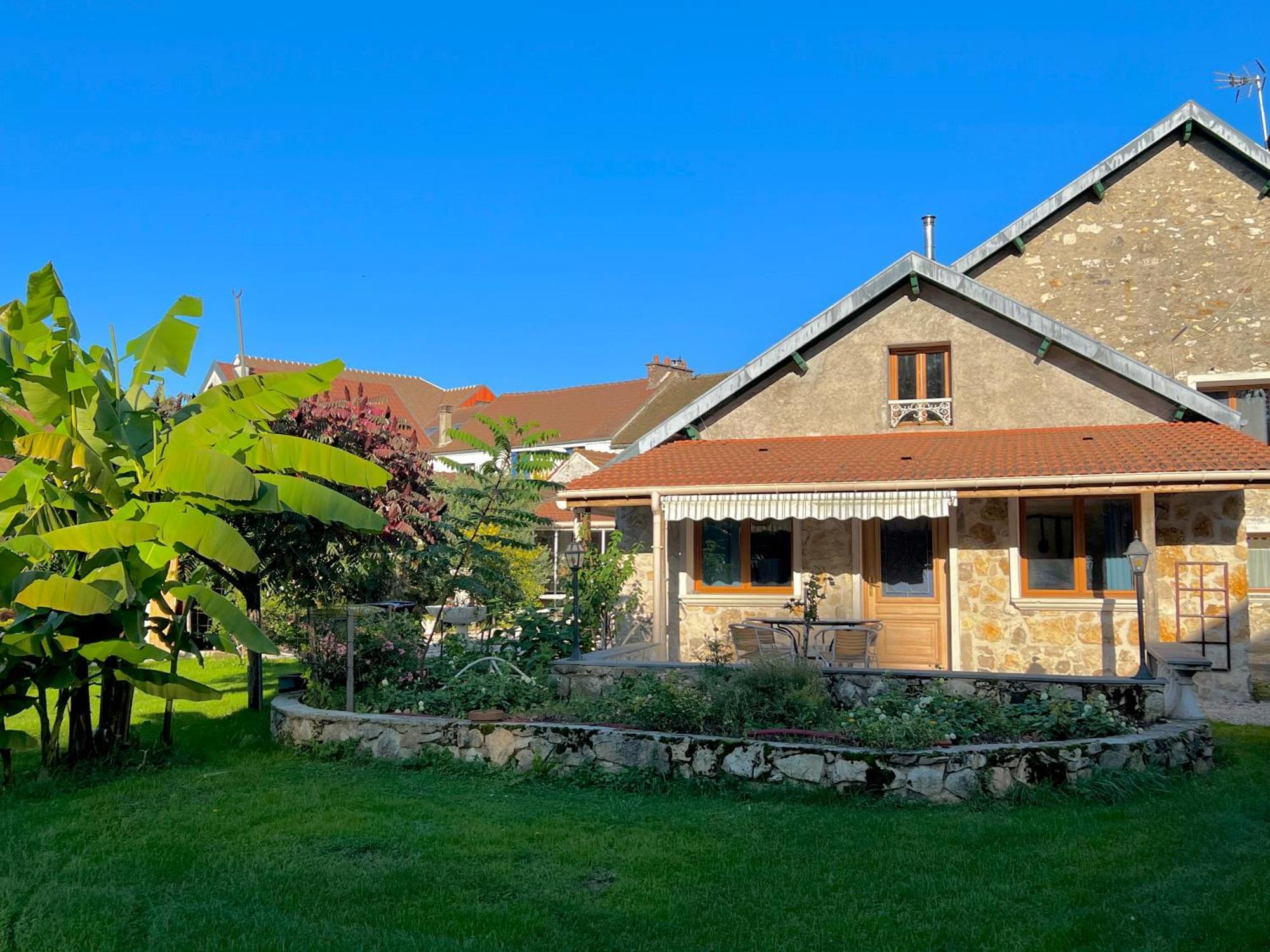 הוילה Gouvernes Joumana Tourisme מראה חיצוני תמונה